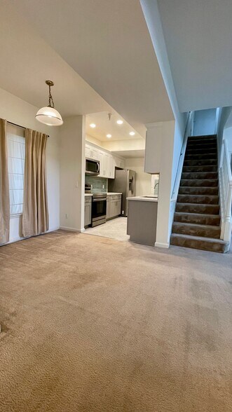 Building Photo - 2255 Showers Dr