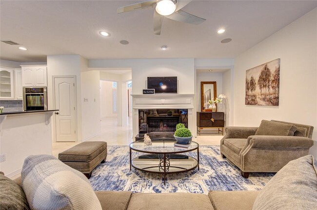 Building Photo - 13515 N Tracewood Bend