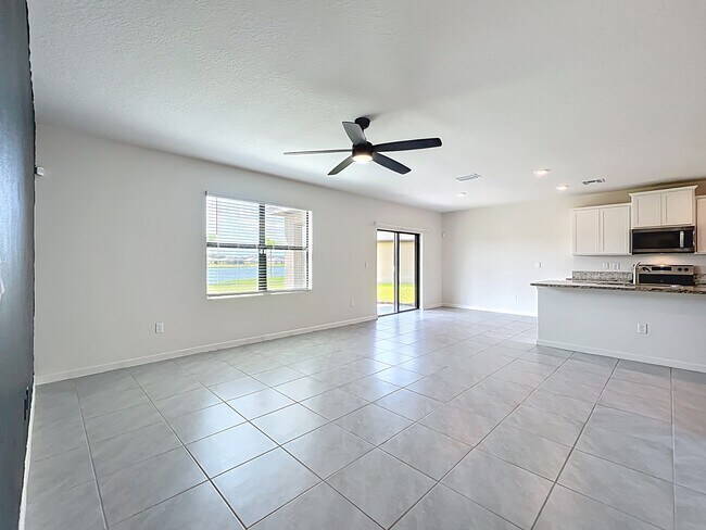 Building Photo - 870 Remington Green Dr SE