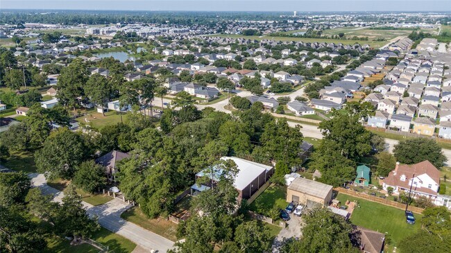 Building Photo - 21711 Barcarole Dr