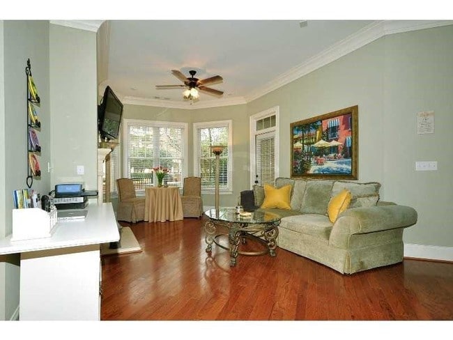 Building Photo - 3635 E Paces Cir