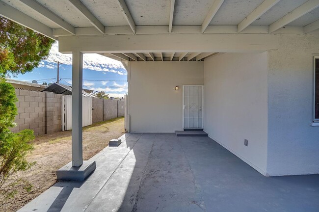 Building Photo - Charming 3 bedroom home in  prime Mesa loc...