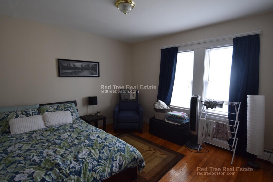 Building Photo - 416 Baker St