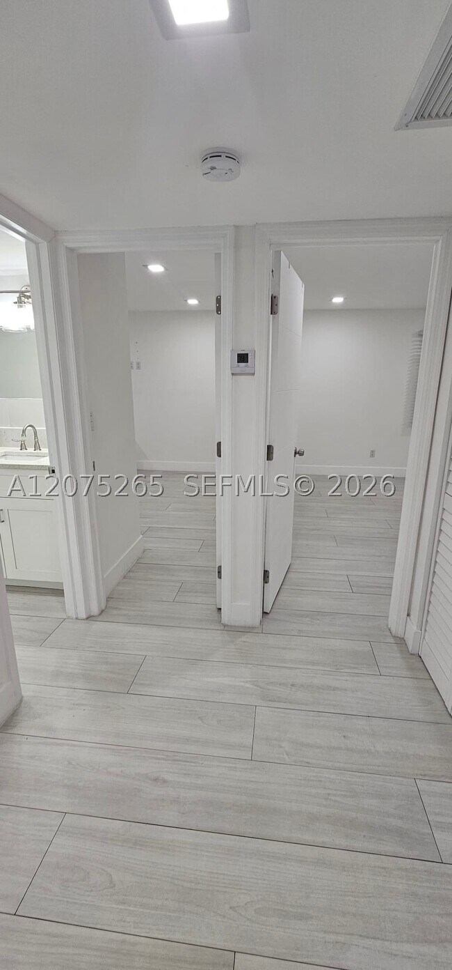 Building Photo - 7811 SW 102nd Pl