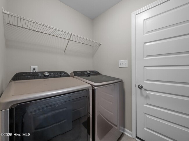 Building Photo - 227 Patriot Dr