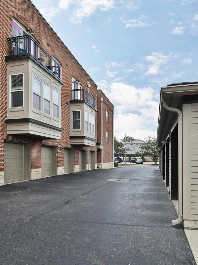 Building Photo - 511 W 1st Ave