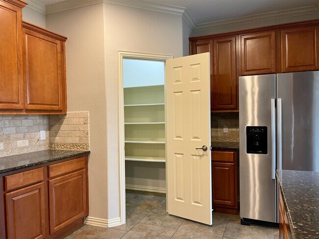 Building Photo - 26100 Brickhill Dr