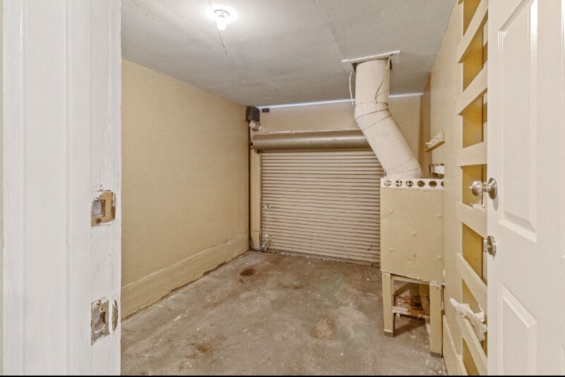 Building Photo - 10911 Visalia Dr