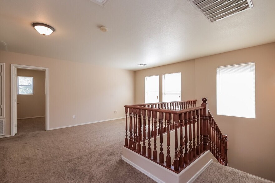 Building Photo - 11215 W Garfield St