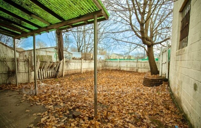 Building Photo - 374 E Westfield Ave