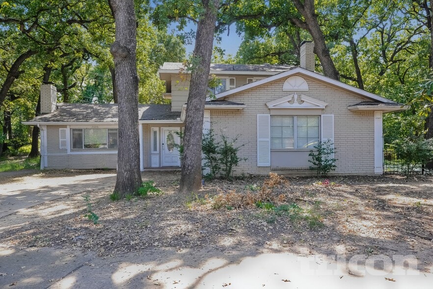 Primary Photo - 2606 Olympia Ct