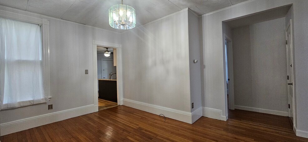 Building Photo - 45 Crescent Ave