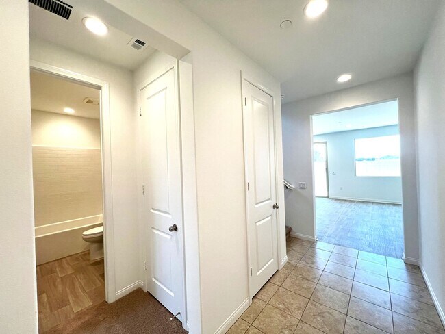 Building Photo - Brand-New 5-Bedroom, 3-Bath Single Family Home for Lease in Ontario with Solar Panels