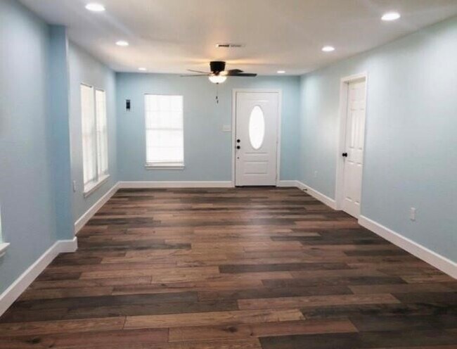 Building Photo - 1515 Co Rd 237