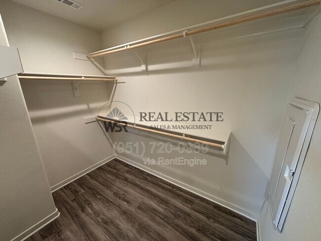 Building Photo - 12843 Greenstone Way