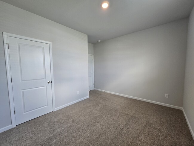 Building Photo - 77 Bonaparte St