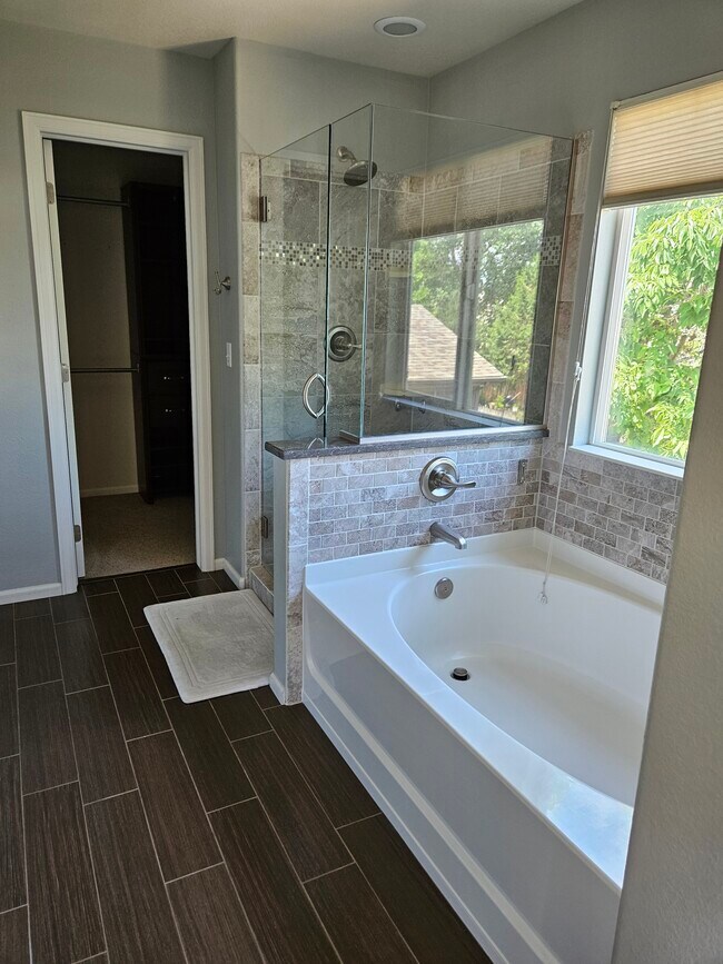 Building Photo - 2353 Aral Dr