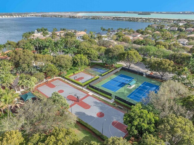 Building Photo - 5028 SW 170th Ave