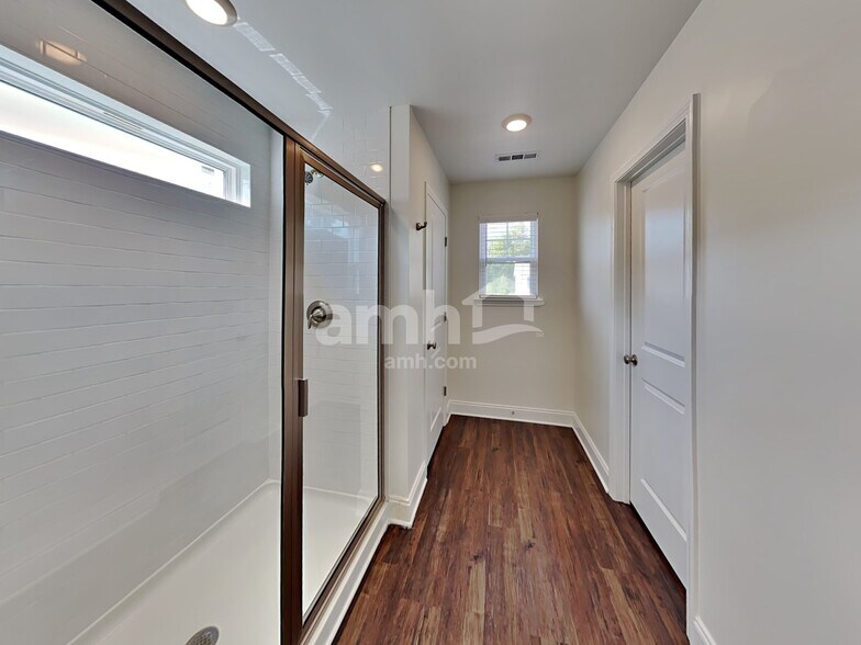 Building Photo - 5956 Hagar Vly Dr
