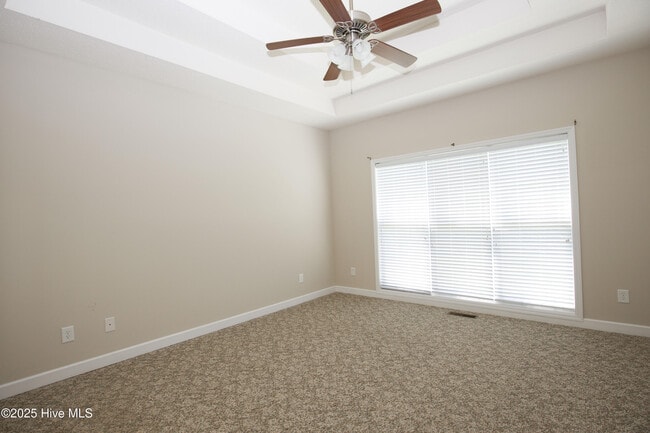 Building Photo - 102 Newington Way