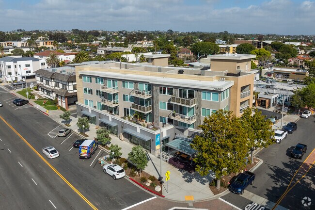 Building Photo - Grand Madison