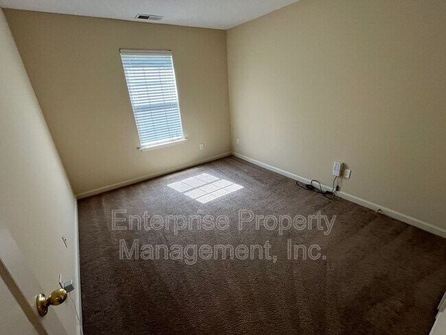 Building Photo - 10092 Cross Valley Dr