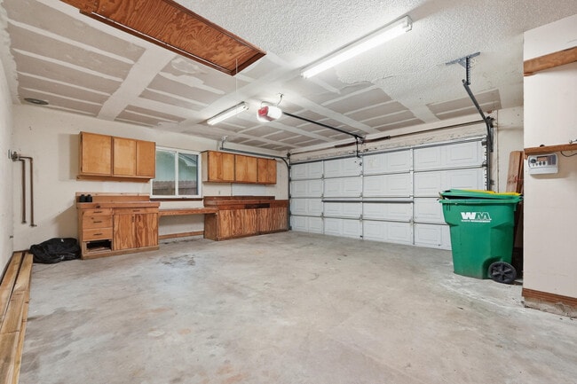 Building Photo - 124 Beverly Dr