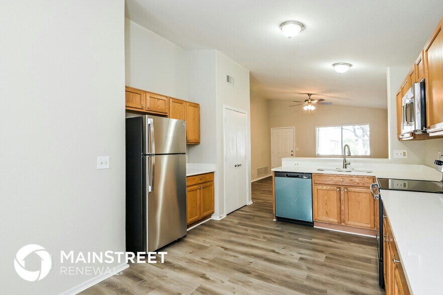 Building Photo - 8669 S Desert Dove Dr