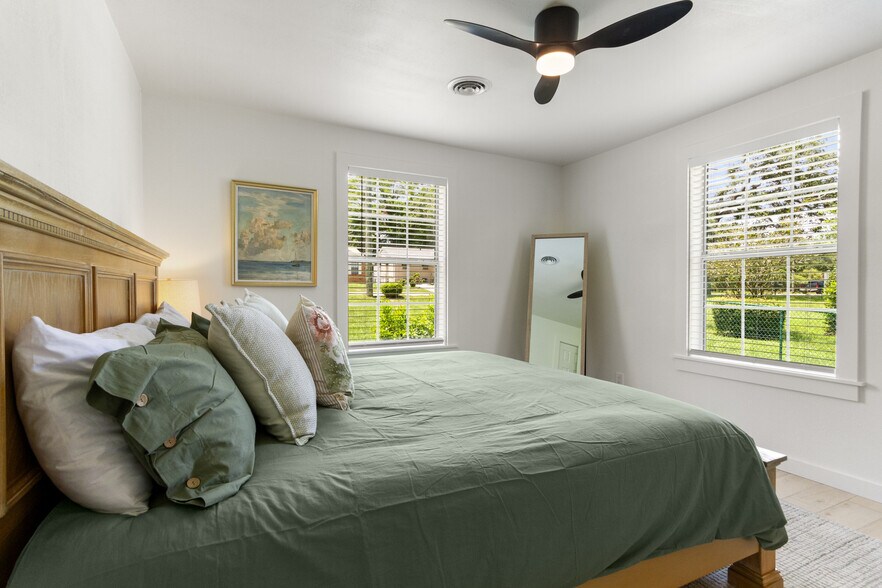 Building Photo - 4300 N 9th Ave