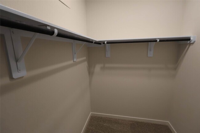 Building Photo - 7855 Bergamot Cir