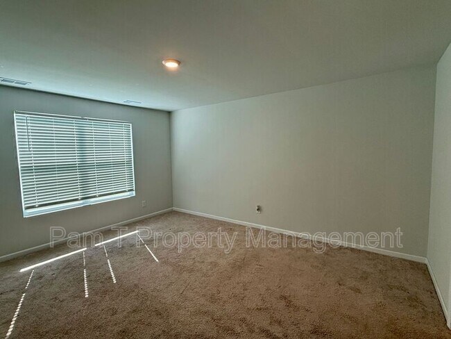 Building Photo - 512 Turpentine Trl