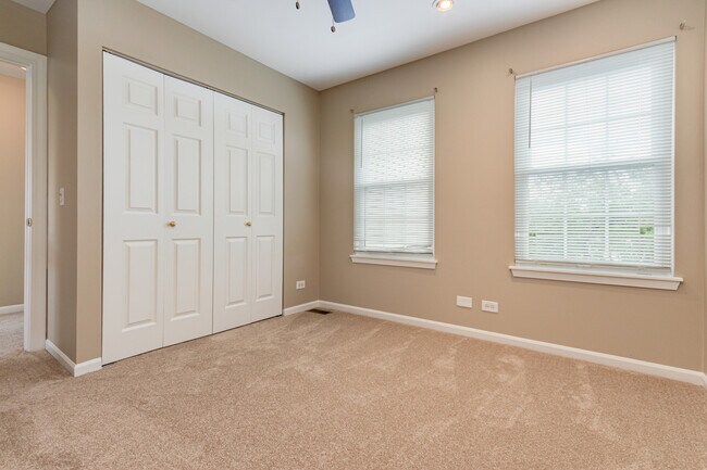 Building Photo - 2316 Highland Ct