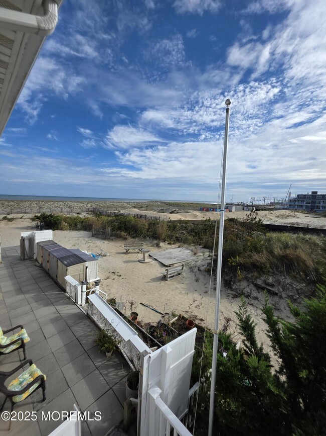Building Photo - 42 Dune Terrace