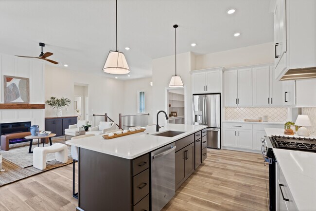 Building Photo - 5201 Buttercup Dr