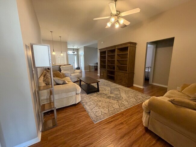 Building Photo - 4720 Decatur Cir