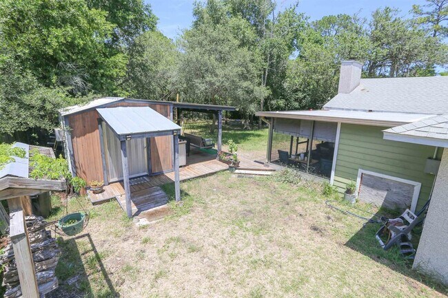 Building Photo - 205 Gerona Rd