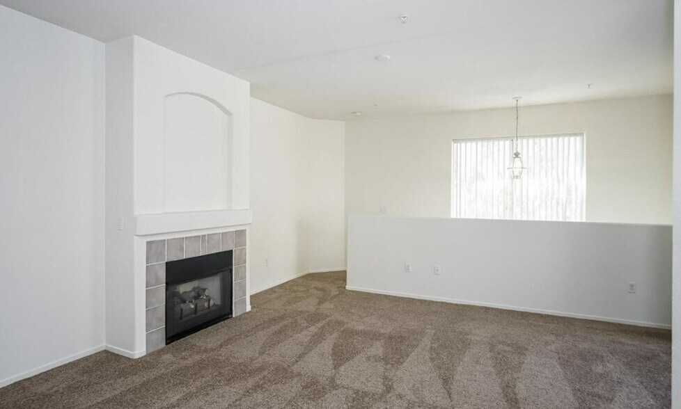 Building Photo - 7115 S Durango Dr