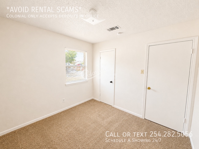 Building Photo - 211 Sorrell Dr