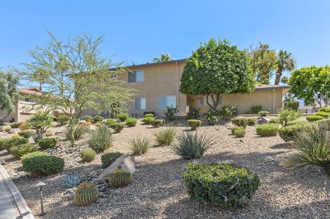 Building Photo - 72629 Edgehill Dr