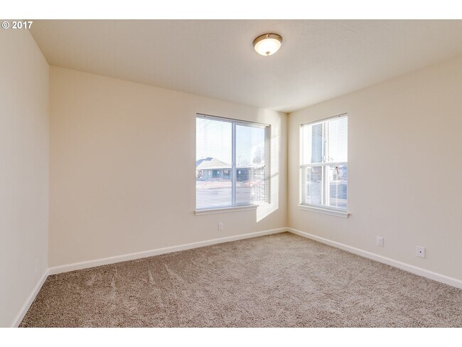 Building Photo - 1760 W 18th Ave