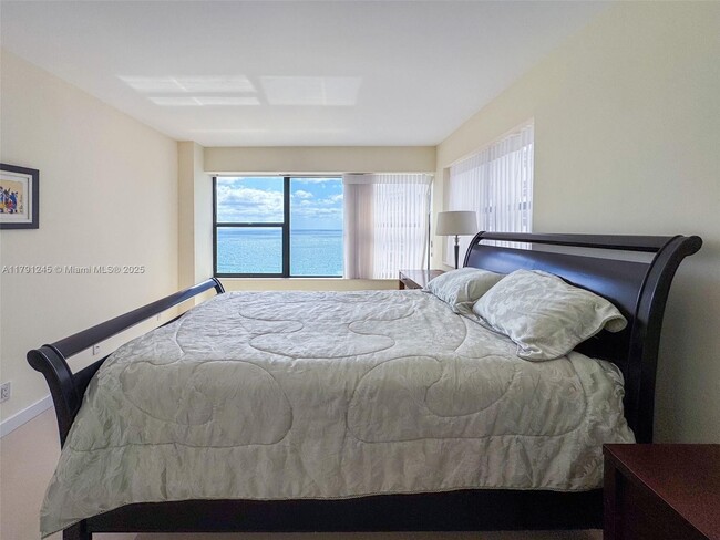 Building Photo - 3800 Galt Ocean Dr