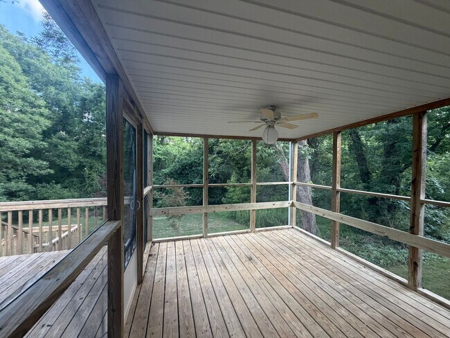 Building Photo - Large home for rent!
