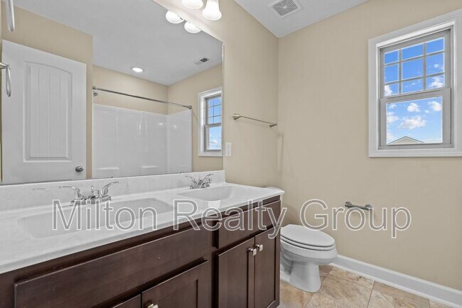 Building Photo - 528 Tip Top Ave