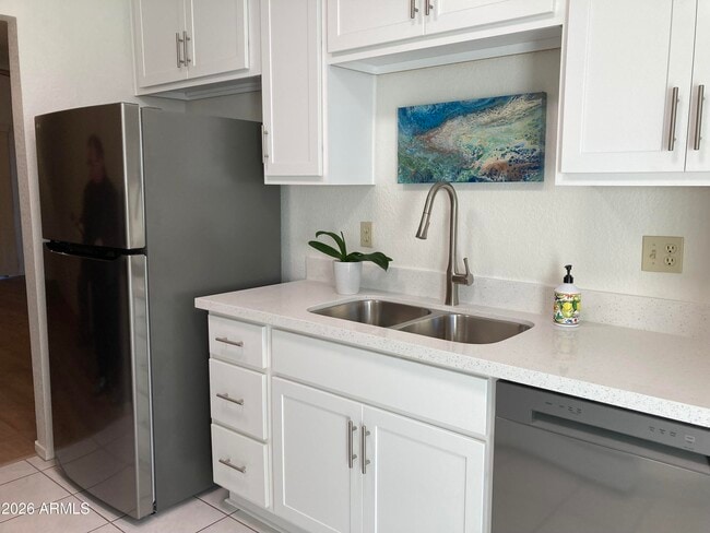 Building Photo - 314 E Campo Bello Dr