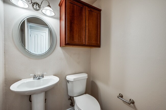 Building Photo - 598 Harbour Town Dr