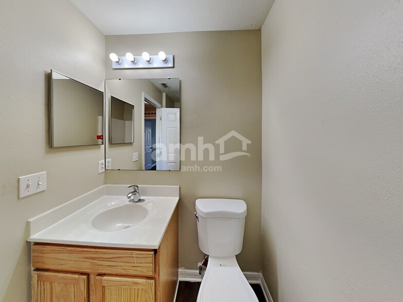 Building Photo - 3941 Warbler Dr