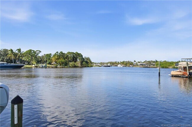 Building Photo - 109 SE Fiore Bello