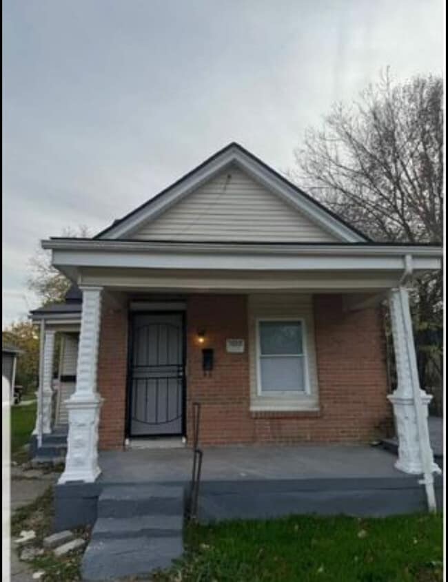 Building Photo - 3810 Vermont Ave