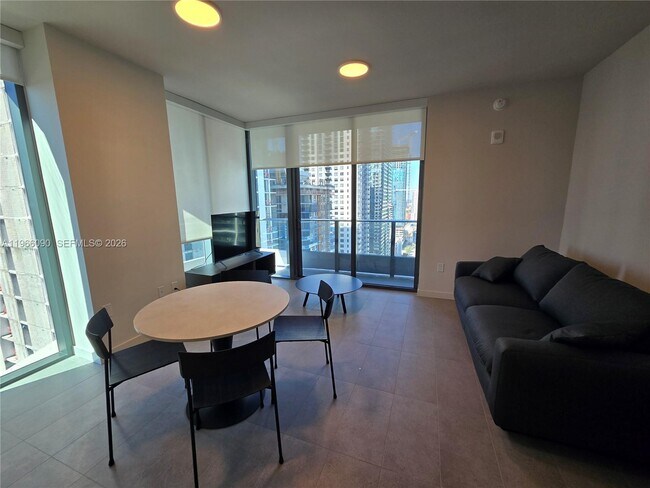 Building Photo - 121 NE 5th St