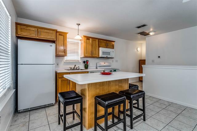 Building Photo - 3721 El Campo Ave